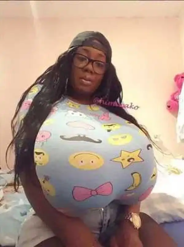 The b**bs on this lady are unbelievable (photos)